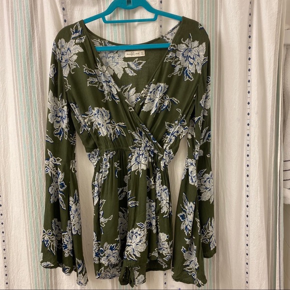 Abercrombie Olive Romper - Picture 2 of 4
